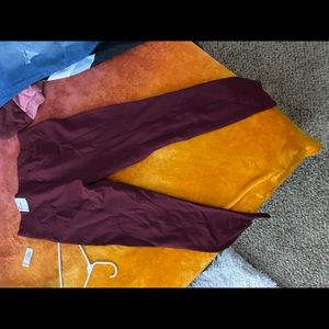 Burgundy jeggings . XL.